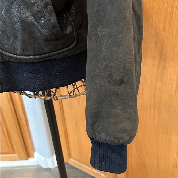 U2 Wear Me Out Black Bomber Leather Jacket, size 38. Zip, snap front. - Picture 7 of 14